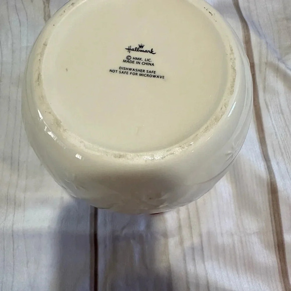 Hallmark Cookie Jar Small Ceramic Round Mittens Red Lid Christmas Winter Holiday - Picture 6 of 7